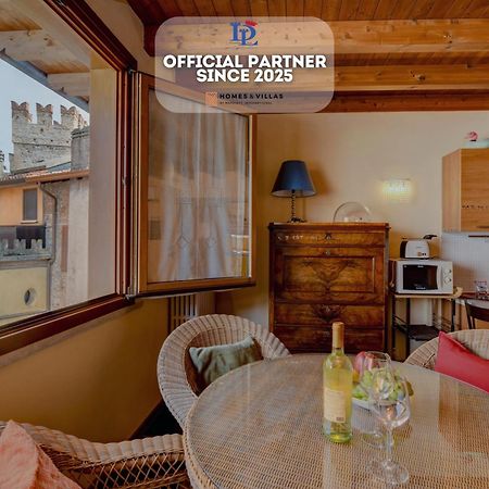 Desenzanoloft Official Partner Marriott Homes & Villas -Penthouse Never Say Never Sirmione Castle View Esterno foto