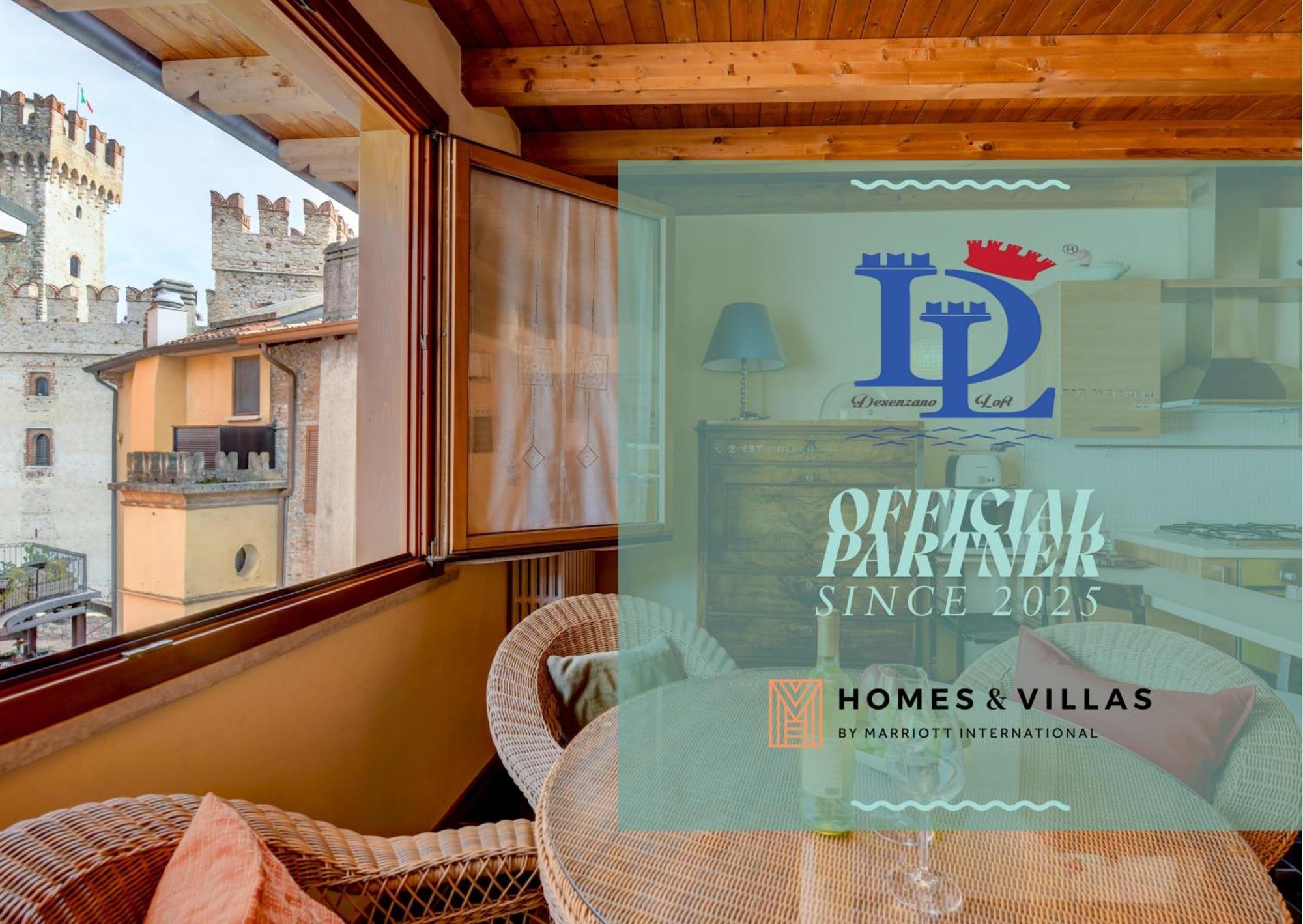 Desenzanoloft Official Partner Marriott Homes & Villas -Penthouse Never Say Never Sirmione Castle View Esterno foto