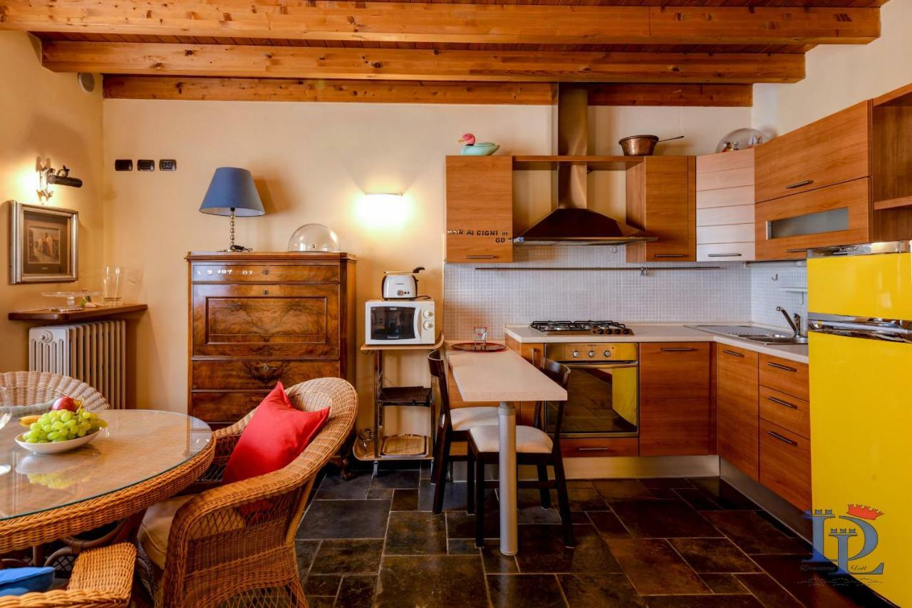 Desenzanoloft Official Partner Marriott Homes & Villas -Penthouse Never Say Never Sirmione Castle View Esterno foto