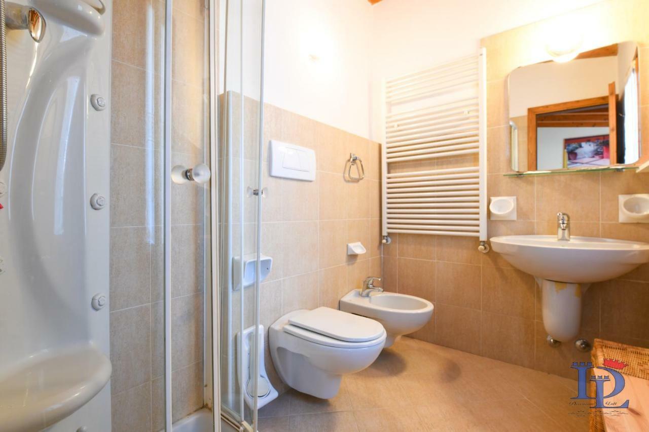 Desenzanoloft Official Partner Marriott Homes & Villas -Penthouse Never Say Never Sirmione Castle View Esterno foto
