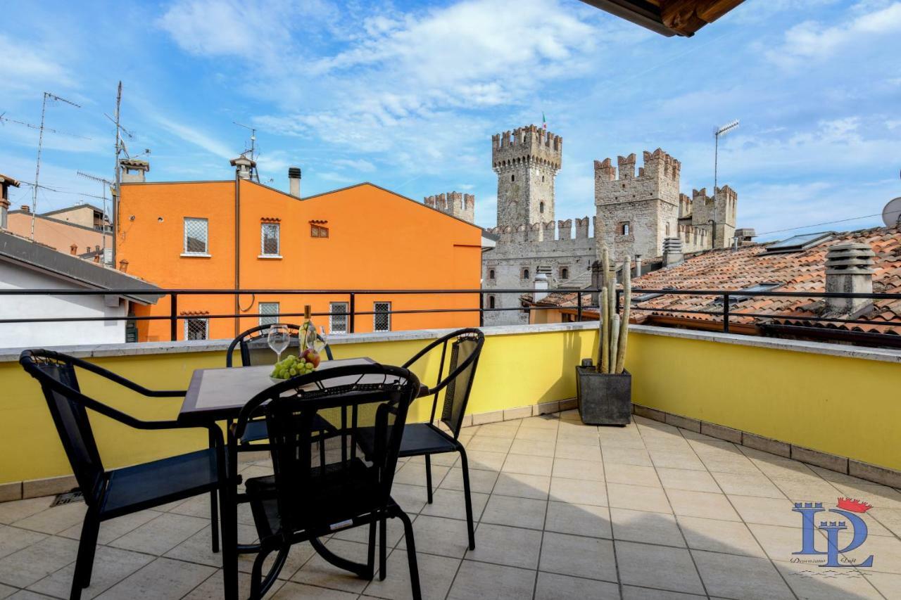 Desenzanoloft Official Partner Marriott Homes & Villas -Penthouse Never Say Never Sirmione Castle View Esterno foto