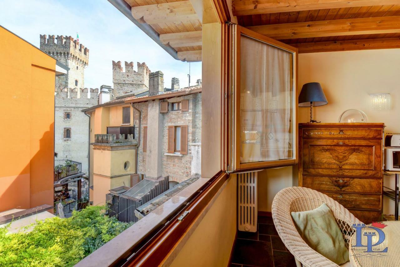 Desenzanoloft Official Partner Marriott Homes & Villas -Penthouse Never Say Never Sirmione Castle View Esterno foto