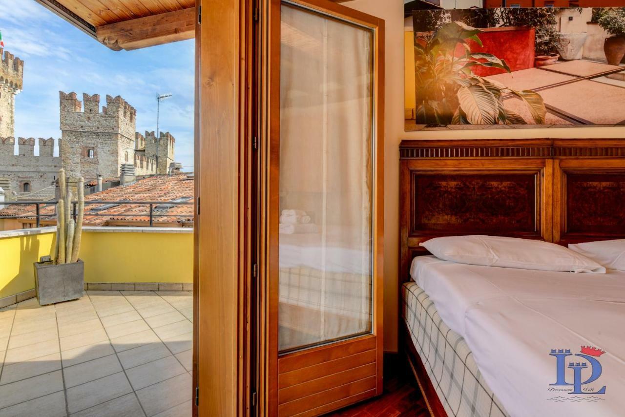 Desenzanoloft Official Partner Marriott Homes & Villas -Penthouse Never Say Never Sirmione Castle View Esterno foto
