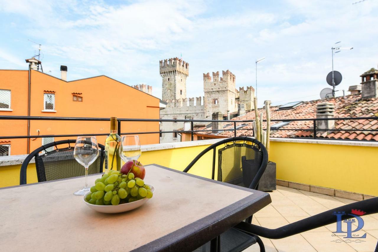 Desenzanoloft Official Partner Marriott Homes & Villas -Penthouse Never Say Never Sirmione Castle View Esterno foto