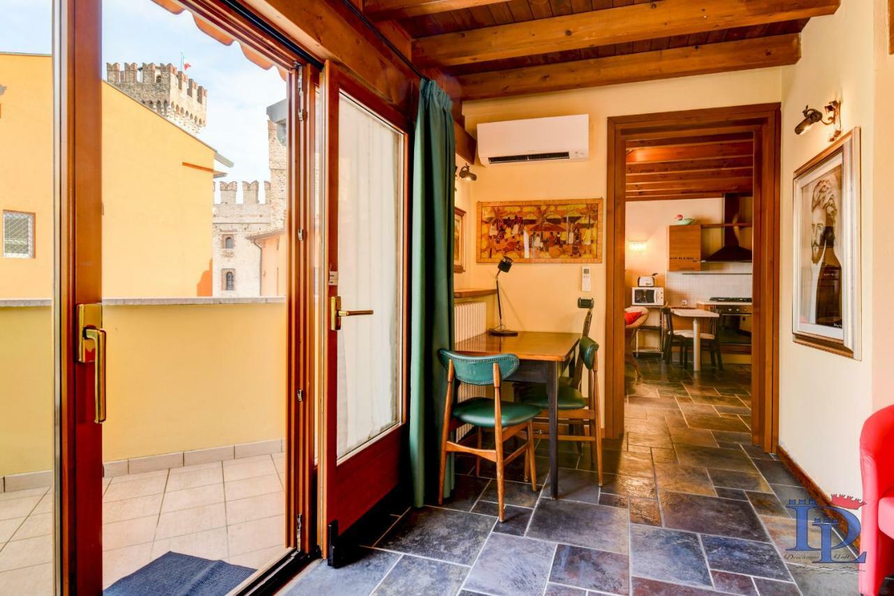 Desenzanoloft Official Partner Marriott Homes & Villas -Penthouse Never Say Never Sirmione Castle View Esterno foto